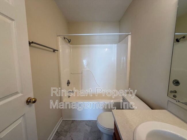 Building Photo - 1033 Park Meadow Dr