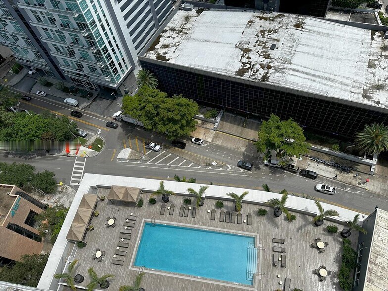 Building Photo - 1250 S Miami Ave