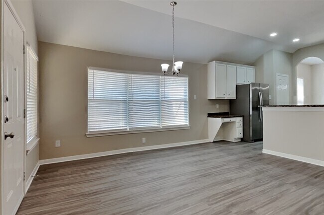 Building Photo - 3123 Candle Cabin Ln