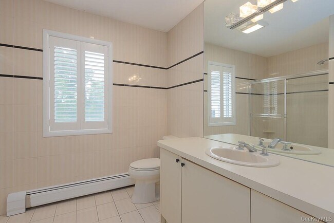 Building Photo - 185 Spook Rock Rd