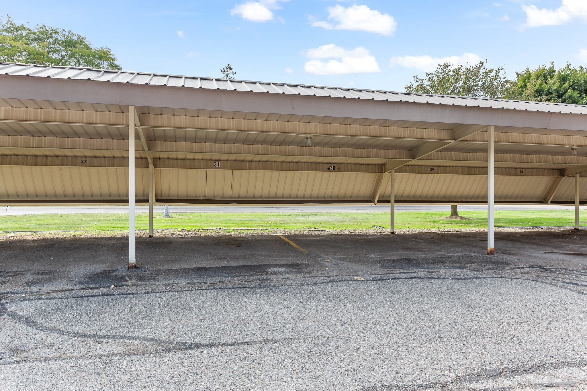 Building Photo - 31993 W 12 Mile Rd