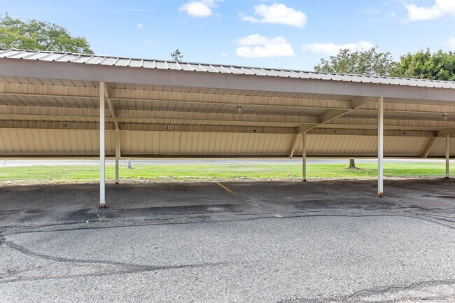 Building Photo - 31993 W 12 Mile Rd