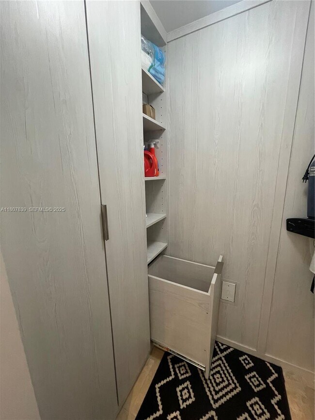 Building Photo - 1755 E Hallandale Beach Blvd