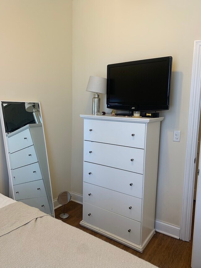 Building Photo - 1738 W Huron St