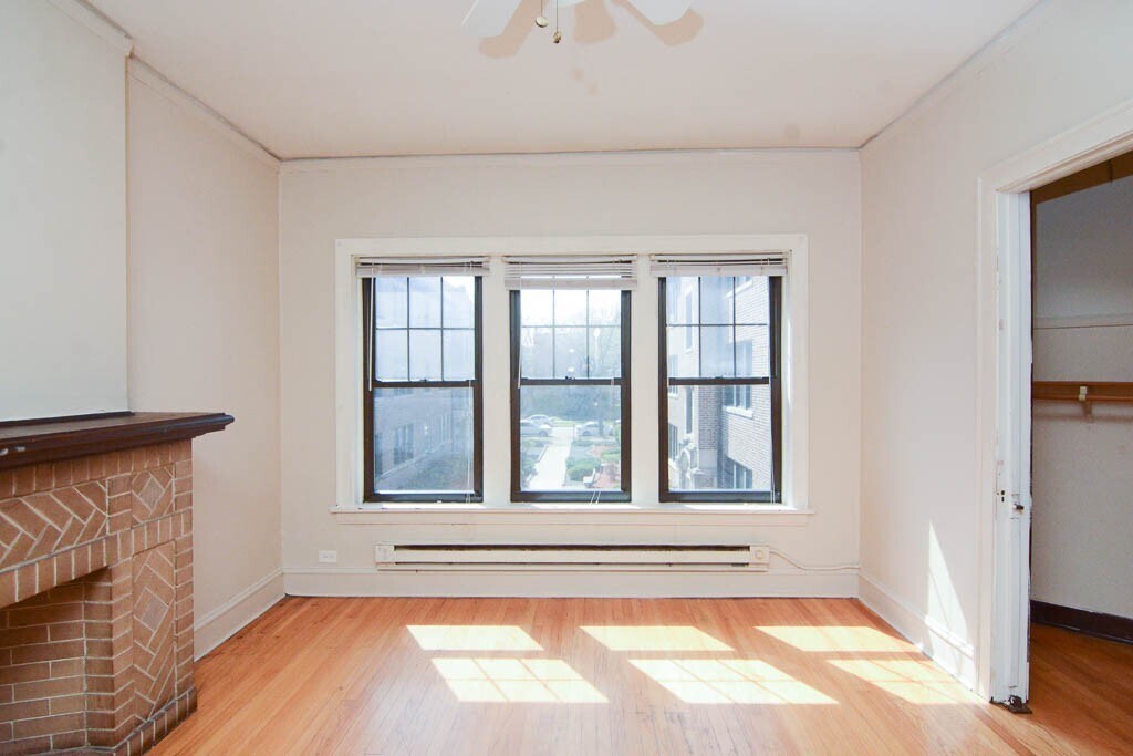 Building Photo - 1238 Oak Ave