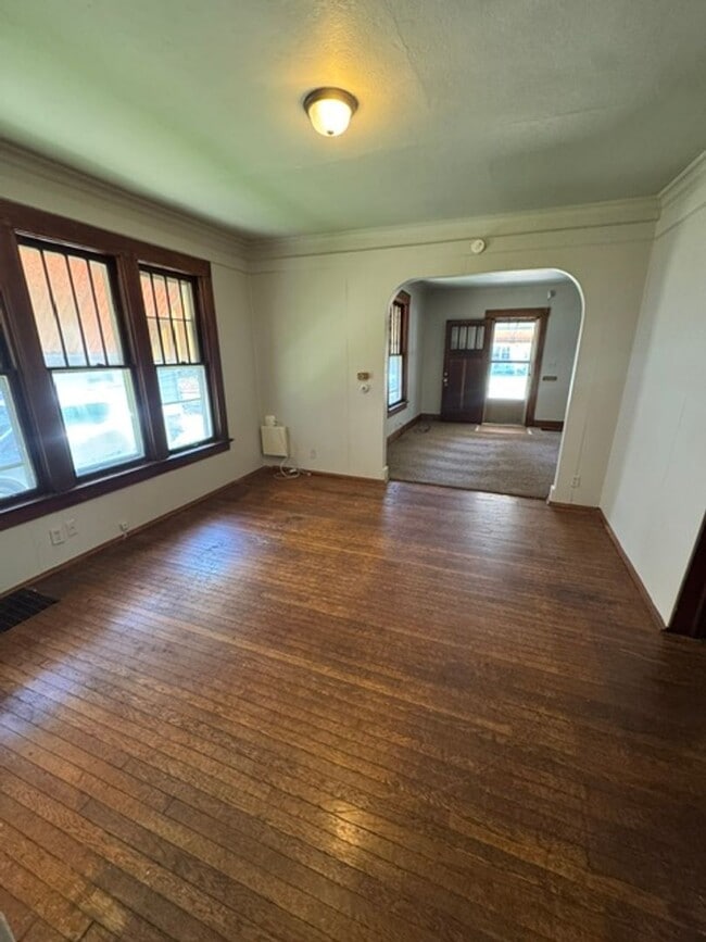 Building Photo - 4205 Hoagland Ave