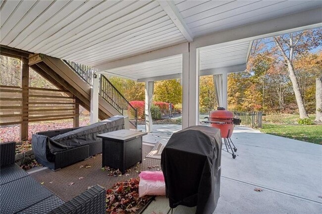 Building Photo - 1005 Autumn Woods Dr