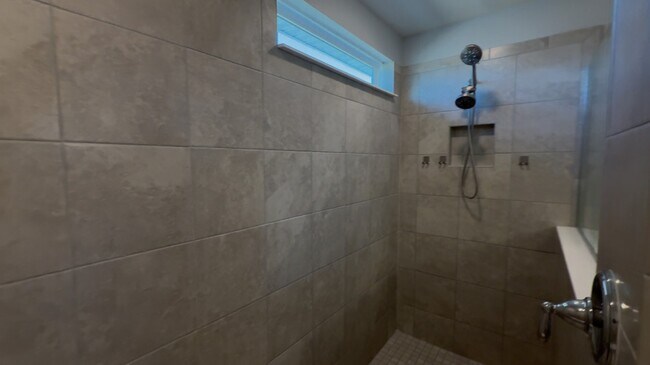 Building Photo - 1962 Summer Serenity Dr