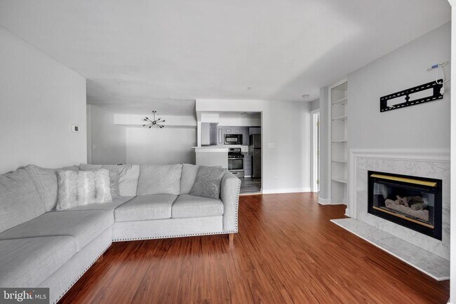 Building Photo - 12209 Fairfield House Dr