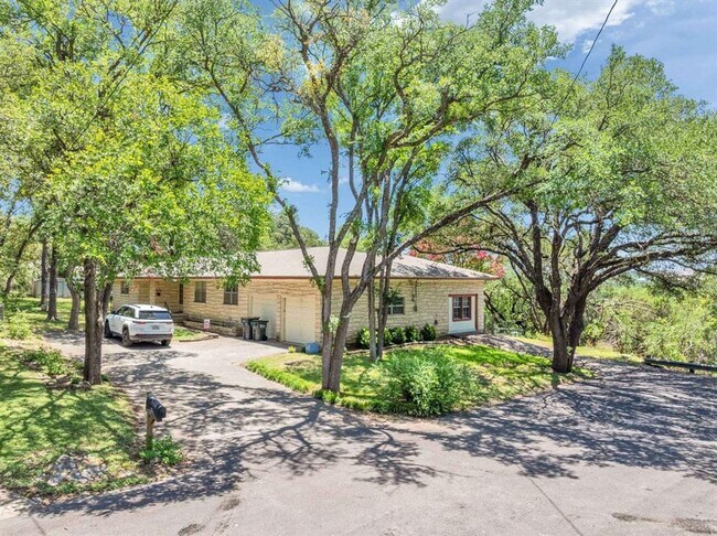 Building Photo - 508 Morris Dr