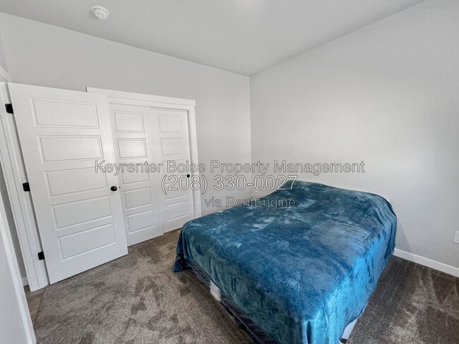 Building Photo - 5904 W Aegean Dr