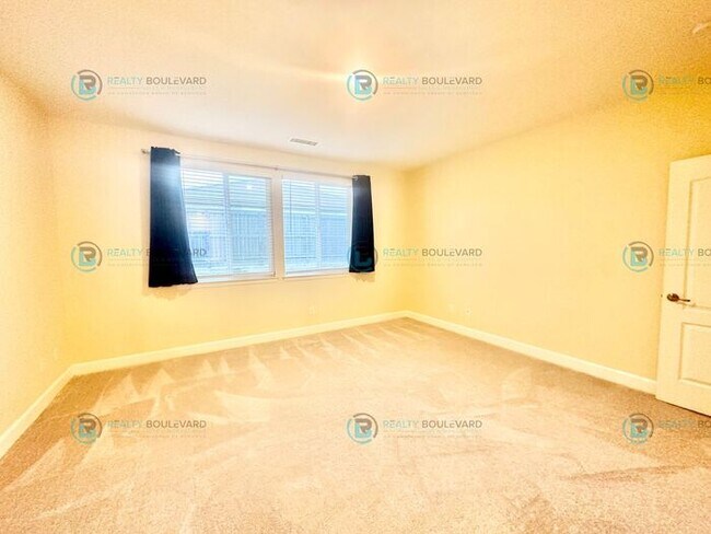 Building Photo - Beautiful 4 Bedroom, 2 Bathroom, 2 car garage, Single Story Home