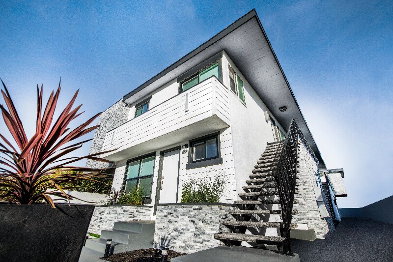 Building Photo - 2730 Raymond Ave