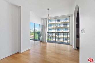 Building Photo - 10747 Wilshire Blvd