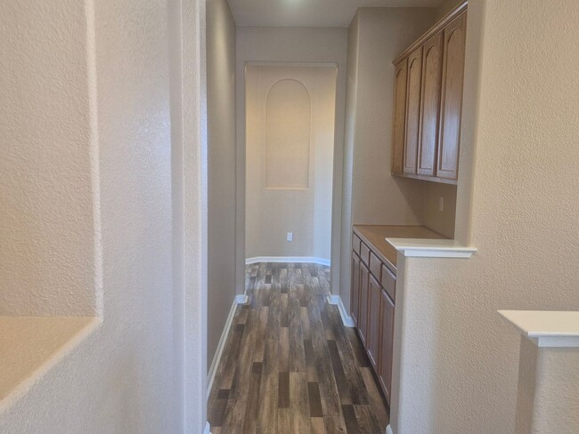 Building Photo - Beautiful 4 Bedroom 2.5 Bath with loft