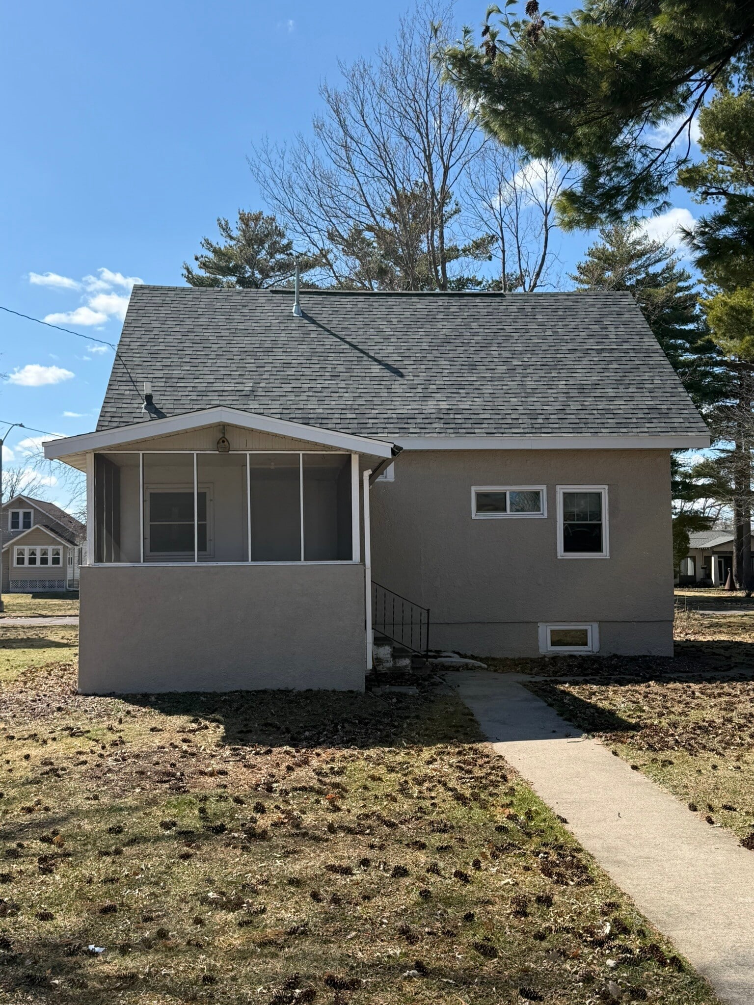 Building Photo - 823 Craite Ave