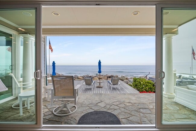 Building Photo - 3086 Solimar Beach Dr