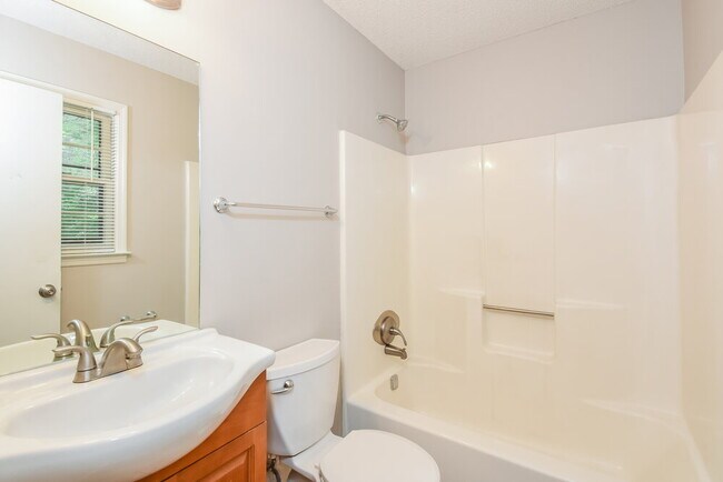 Building Photo - 2905 Mountain Brook Rd