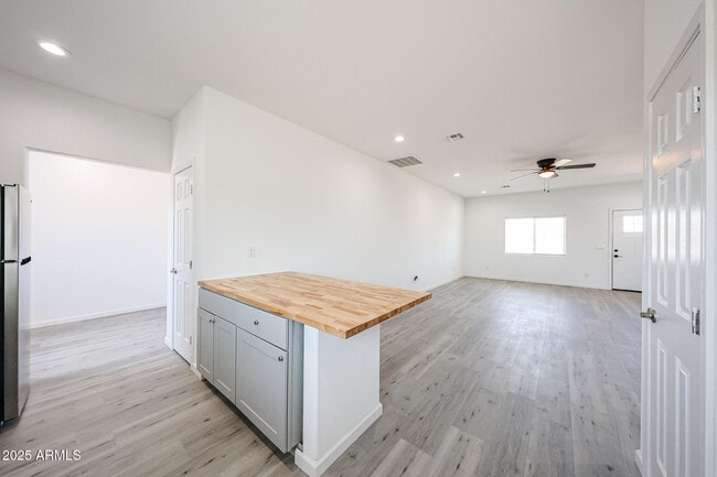 Building Photo - 22337 W Dove Valley Rd