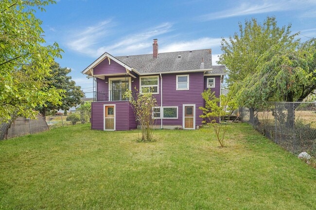 Building Photo - Starburst Craftsman