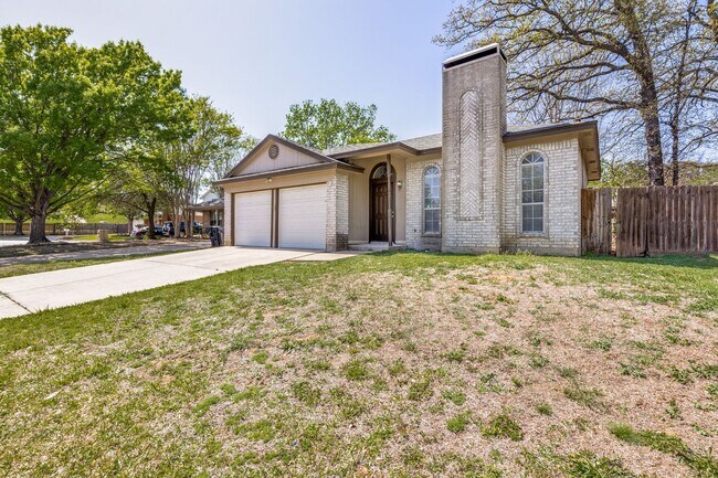 Building Photo - Easy Access to Highways with this 3BR in A...