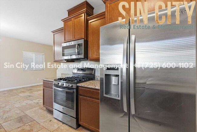 Building Photo - "Charming 3-Bed Oasis with 2.5 Baths on Winterfell Place – 1745 Sq. Ft. of Comfortable Living in ...