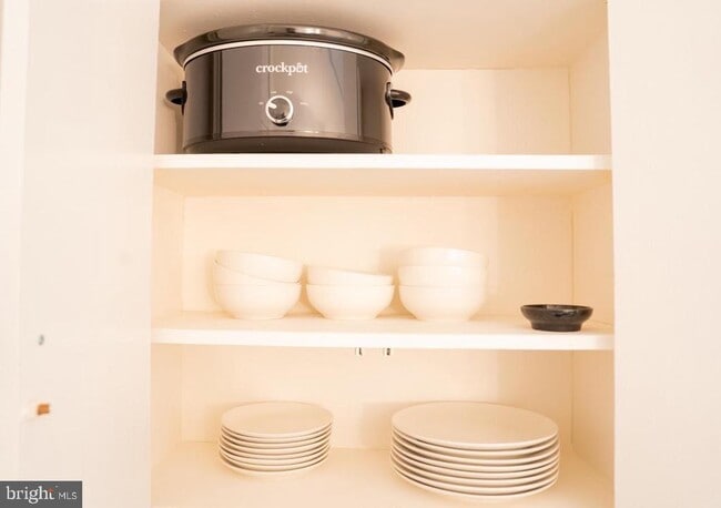 Building Photo - 1037 16th St S