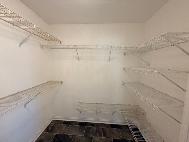 Building Photo - MOVE IN NOW OCTOBER RENT FREE -Spacious 4 ...