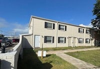 Building Photo - Centrally located in Merritt Island