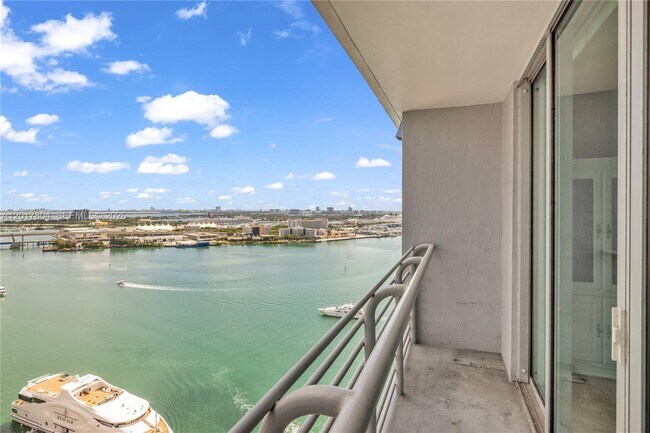 Building Photo - 335 S Biscayne Blvd