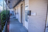 Building Photo - 1019 W Leigh St