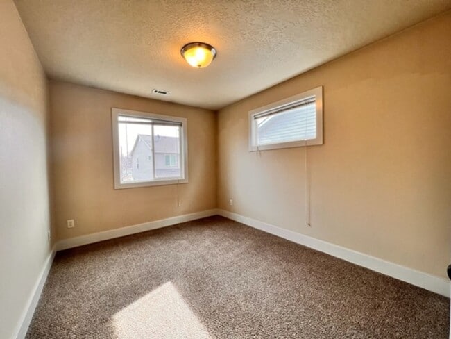 Building Photo - 2120 S Dorothy Ave