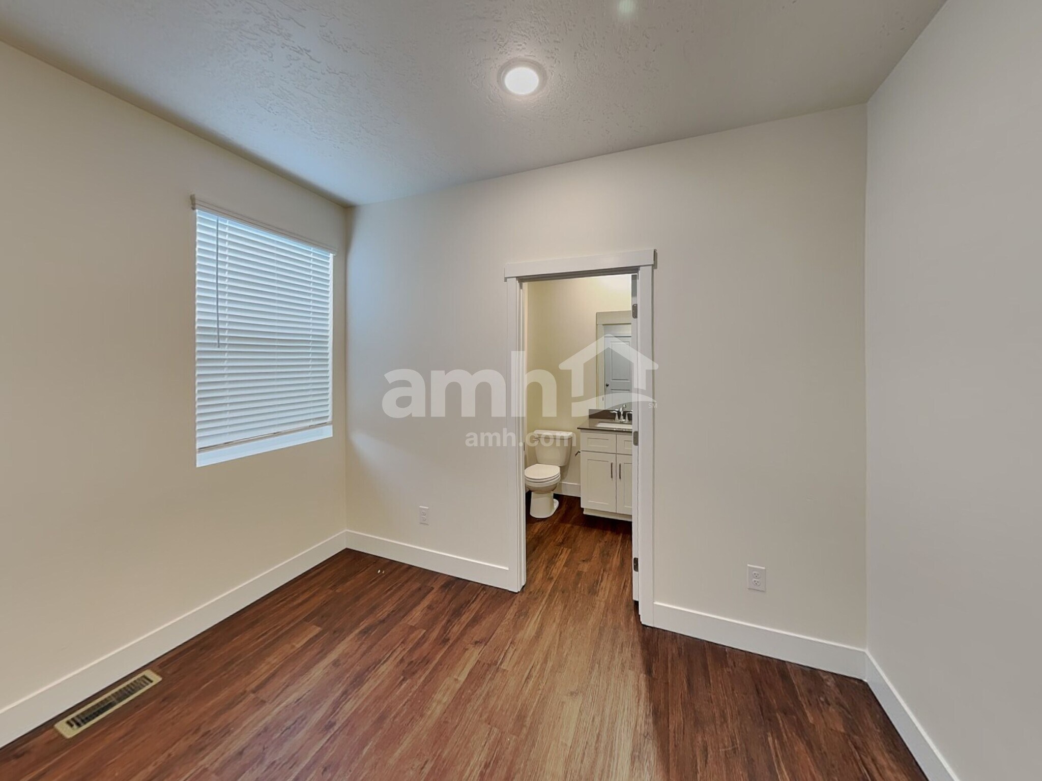 Building Photo - 3100 N Vigo Ave