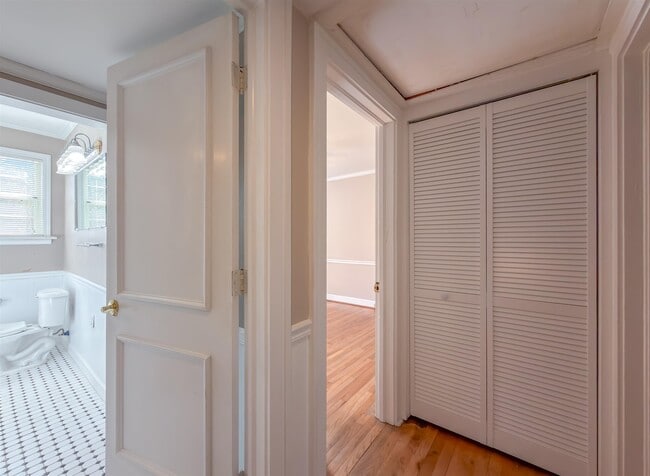 Building Photo - 514 Glenview Dr