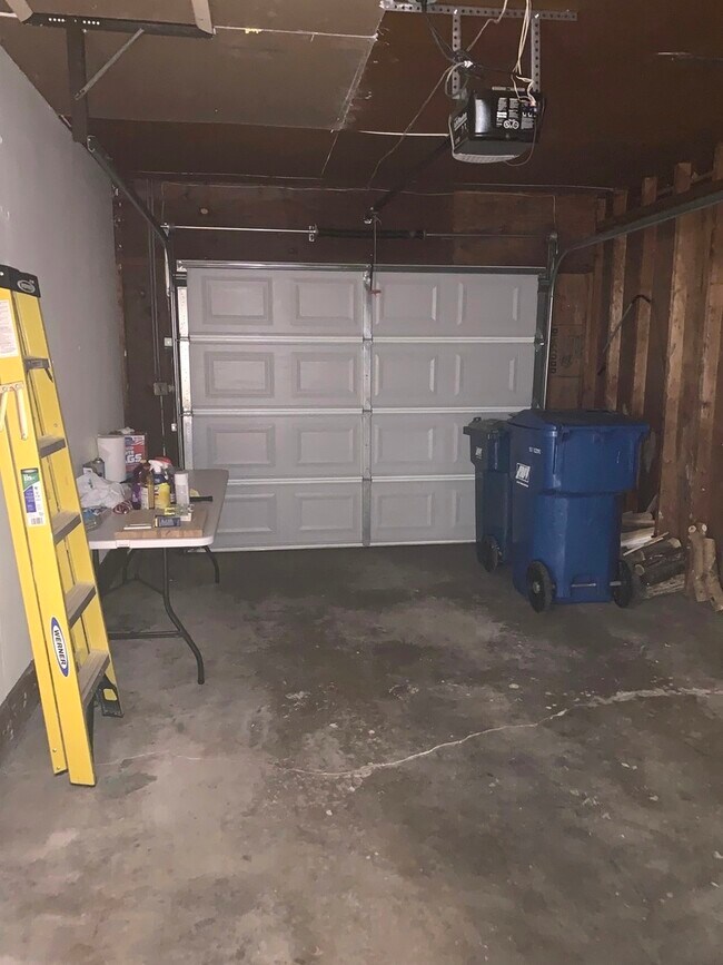 Building Photo - 1672 Evergreen Ave