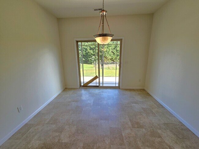 Building Photo - 185 Bur Oak Dr