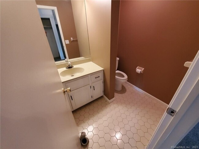 Building Photo - 27 Crows Nest Ln