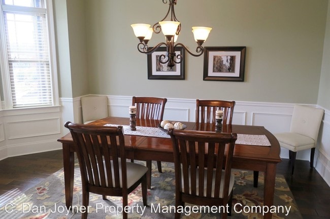 Building Photo - 119 Versilia Ln