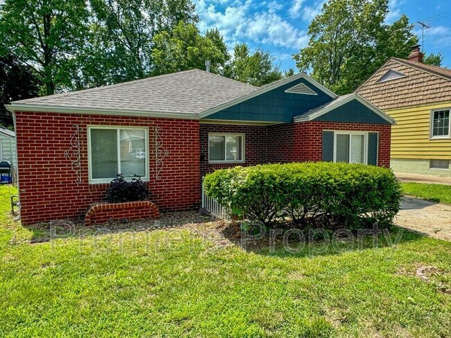 Building Photo - 10607 E Lexington Ave