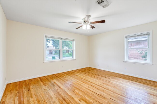 Building Photo - 4025 Silverwood Dr
