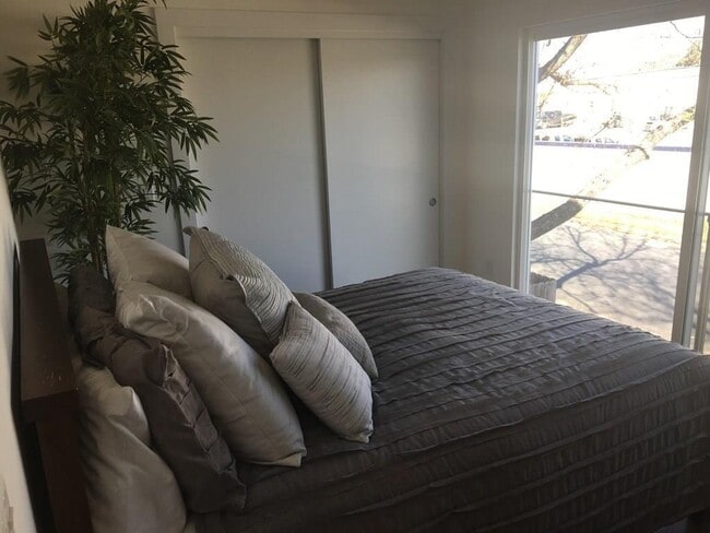 Building Photo - 5517 Avenue G