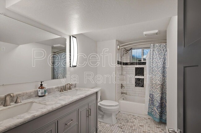 Building Photo - 1380 E 330 S