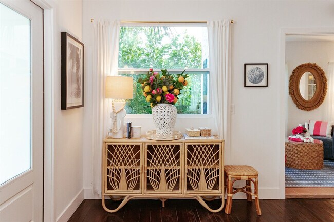 Building Photo - 610 38th St