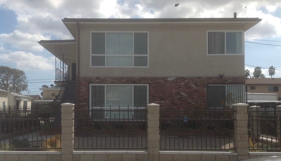 Building Photo - 1742 W 83rd St