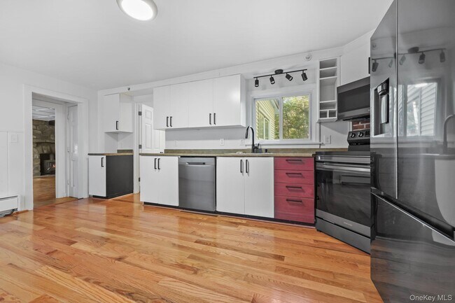 Building Photo - 1302 NY-22