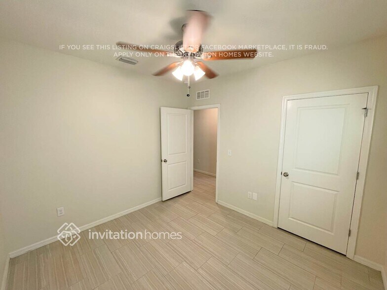 Building Photo - 8004 Pelican Reed Cir