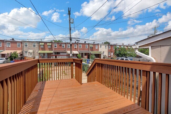 Building Photo - 434 Folcroft St