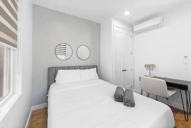 Building Photo - 564 W 182nd St