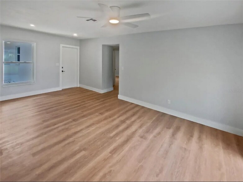 Building Photo - 7812 N 53rd St