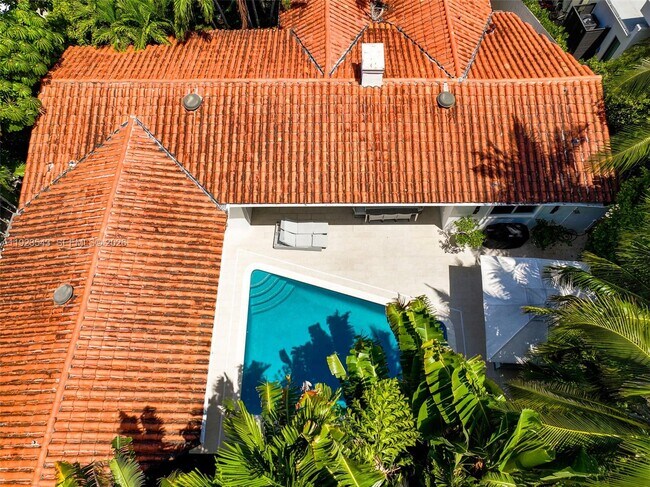 Building Photo - 375 Harbor Ct